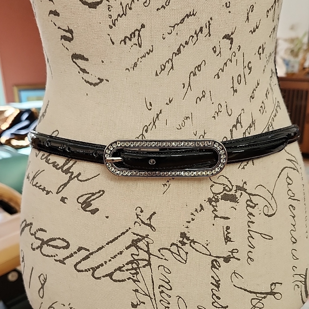 ALESSANDRA RICH Patient Leather Belt with Crystal Buckle